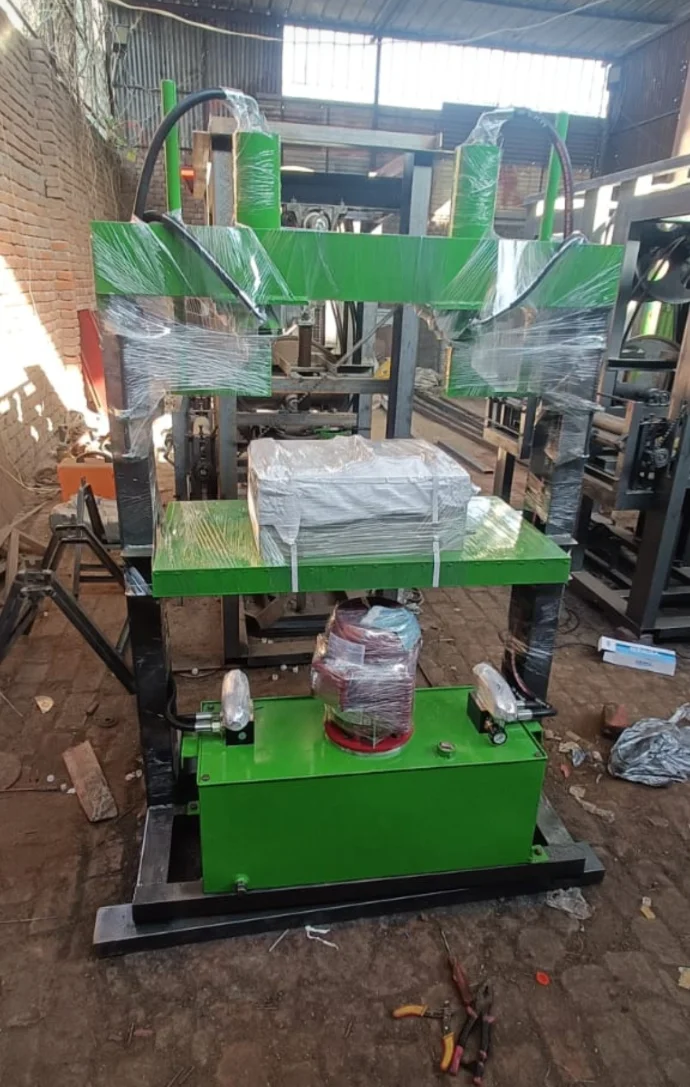 PAPER PLATE MAKING HYDRAULIC SEMI AUTOMATIC MACHINE